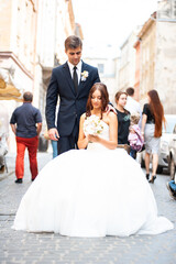 Obraz na płótnie Canvas Wedding groom and bride