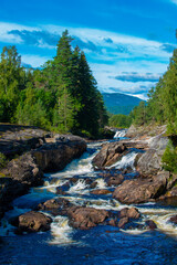 Fototapeta na wymiar Waterfall Cascades on heddola river