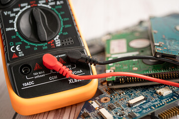 Multimeter electronic digital to measure the voltage of electrical.