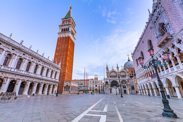 Obraz na płótnie Canvas St. Mark's Square in Venice, Italy