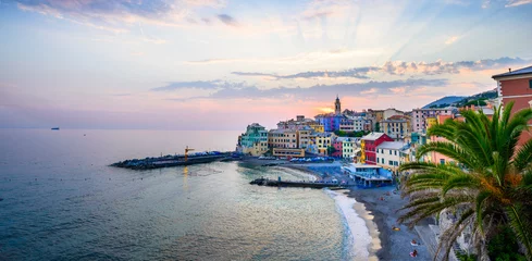 Fototapeten Mediterranes Europa Panorama Küste von Ligurien. Mittelmeer. Bogliasco-Dorf bei Sonnenuntergang, Italien.  © patma145
