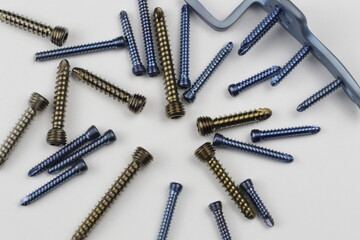 Surgical treatment of bone fractures in orthopedic surgery