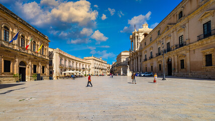 Fototapeta na wymiar Panorama of Piazza Duomo and of the Cathedral of Syracuse, Sicily, Italy. Baroque cathedral in the historic center of the island, Piazza Duomo of Ortigia in Syracuse, in Sicily, Italy.