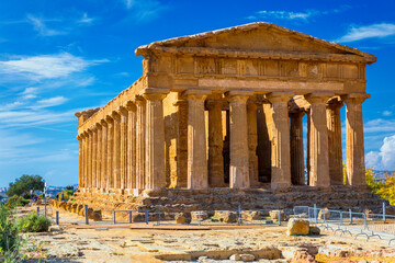 Valley of the Temples (Valle dei Templi), The Temple of Concordia, an ancient Greek Temple built in the 5th century BC, Agrigento, Sicily. Temple of Concordia, Agrigento, Sicily, Italy