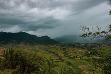 Obraz premium Paisaje de montaña oaxaqueño