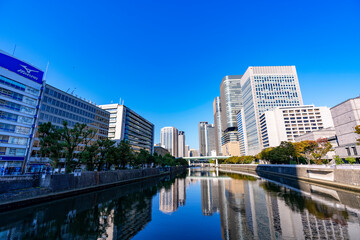 Fototapeta na wymiar [大阪府]淀屋橋エリアのビジネス街の風景