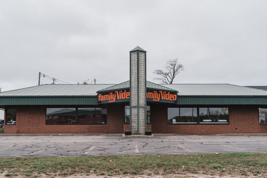 Marquette, Michigan - October 20, 2021: Exterior Of A Closed And Abandoned Family Video Movie And Game Rental Store