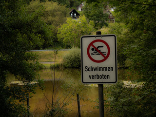 Schwimmen Verboten