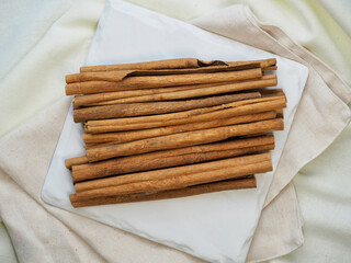 건조시킨 향신료 시나몬, 요리재료