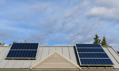 Obraz premium Solar panels in the fall landscape of Katmai National Park, Alaska 