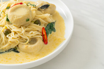Rice Noodles with Green curry and Fish ball