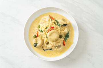 Rice Noodles with Green curry and Fish ball