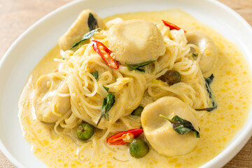 Rice Noodles with Green curry and Fish ball