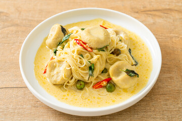 Rice Noodles with Green curry and Fish ball