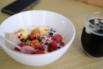 healthy breakfast with berries