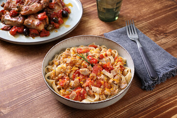 tagliatelle con carne di coniglio