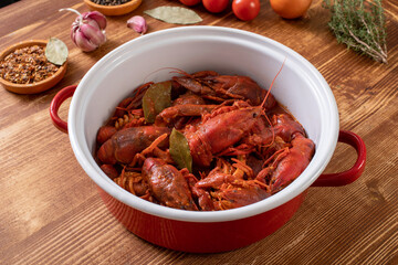 gamberi di fiume in salsa di pomodoro