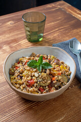 insalata di cereali con verdure