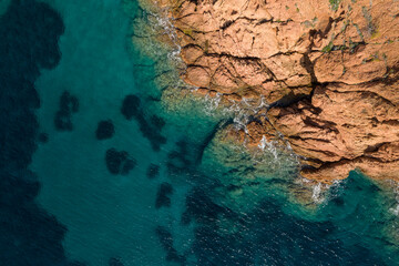 Vue a&eacute;rienne du littoral varois et du Massif de l'Est&eacute;rel