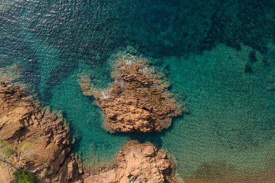 Vue aérienne du littoral varois et du Massif de l'Estérel © Renaud
