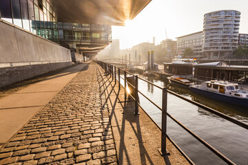 Germany, Hamburg, Kaiserkai side of Am Sandtorkei canal at sunset