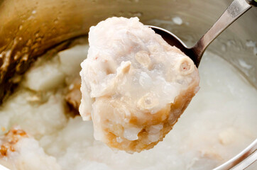 煮込んだ豚足先 コラーゲン