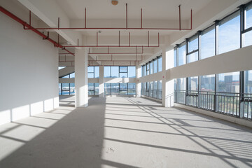 Obraz premium Undecorated interior space of office building