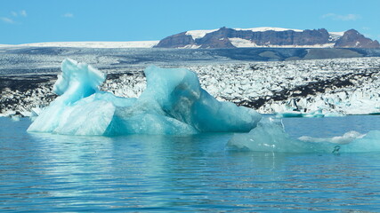 Floating ice on lake J&ouml;kulsarlon in Vatnaj&ouml;kull National Park, Iceland, Europe

