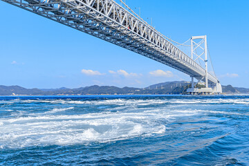 大鳴門橋と渦潮　徳島県鳴門市　Naruto Bridge and whirlpools. Tokushima-ken Naruto city