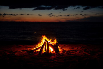 ビーチと焚き火