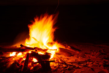 ビーチと焚き火