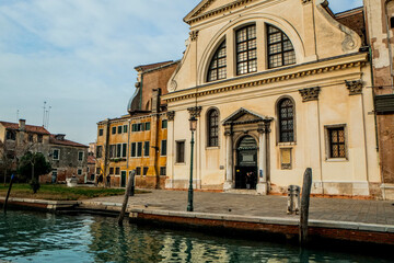 Fototapeta na wymiar Through the streets of Venice