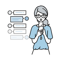 立ってスマートフォンで楽しくチャットで会話する教師の女性