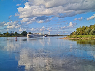 Elbeschiffahrt in Magdeburg