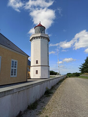 Fototapeta na wymiar Blick auf den Leuchtturm in Hanstholm in Dänemark