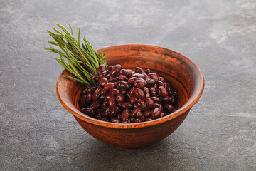 Vegan cuisine - black kidney in the bowl