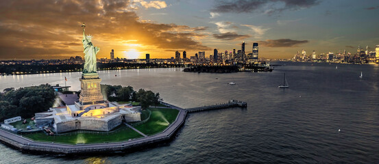 Statue of Liberty © Larry Gibson