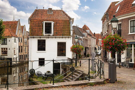 The center of the picturesque town of Oudewater.