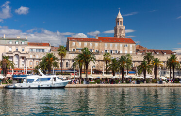 Fototapeta na wymiar Split. City embankment on a sunny day.