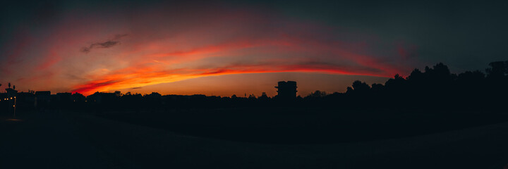 Obraz premium sunset over the field