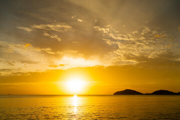 Fototapeta premium sunset over the sea