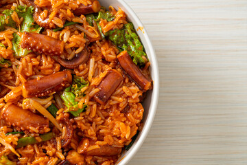 Stir-fried squid or octopus with Korean spicy sauce rice bowl