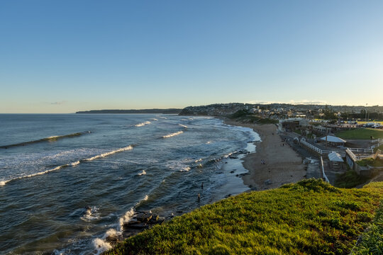afternoon view of merewether beach and surf at newcastle