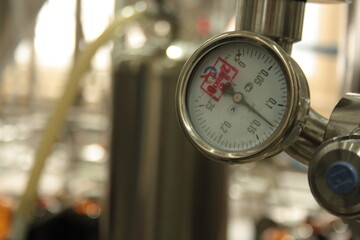 pressure measuring device in production