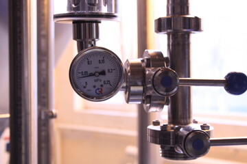 pressure measuring device in production
