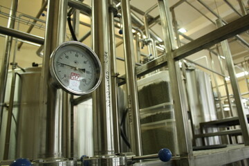 pressure measuring device in production