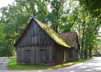 Historische Scheune im Herbst im Dorf Eickeloh, Niedersachsen
