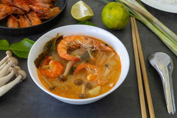Tom Yum Goong, Thai spicy and sour soup with shrimps