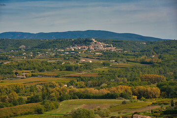 Fototapeta na wymiar Blick auf Bonnkeux im Luberon in der Provence