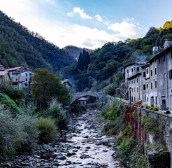Fototapeta na wymiar Tuscany Mountain Village